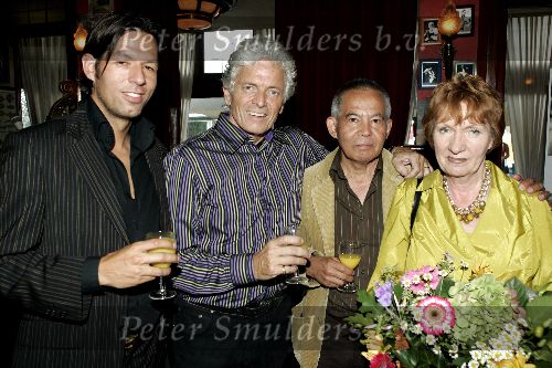 Baarn 11 oktober 2005
Presentatie cd Ben Cramer.
Ben Cramer met ouders Glenn Corneille en broer Glenn.