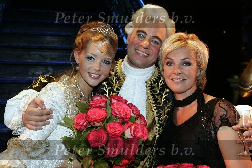 Amsterdam 2 oktober 2005
Premiere Beauty and the beast in Carre.
Chantal Janzen Carlo Boszhard en Irene Moors