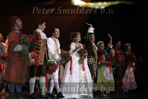 Amsterdam 2 oktober 2005
Premiere Beauty and the beast in Carre.
  Chantal Janzen Stanley Burlesson  Mariska v Kolck en Carlo Boszhard