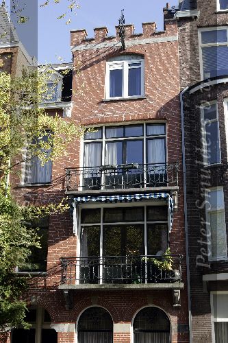 Amsterdam 27 oktober 2005
Nieuwe woning/huis Daphne Bunskoek.
