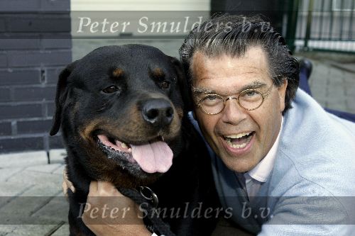 Ouderkerk aan de Amstel 3 oktober 2005
Halsband van blinde geleide honden.
Emile Ratelband