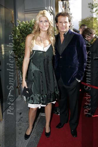 Amsterdam 2 oktober 2005
Premiere Beauty and the beast in Carre.
Estelle Gullit met Leco v Zadelhoff