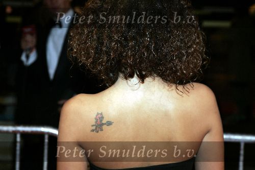 Amsterdam 21 oktober 2005
Televizierringuitreiking in ij theater.
Fajah Lourens tatoeage