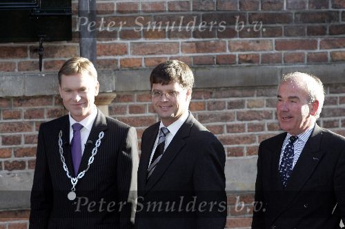 Naarden 20 oktober 2005
Trouwen Prins Floris en Aimee Sohngen in stadhuis Naarden.
Jan Peter Balkenende en Frans Weisglas en Peter Rehwinkel