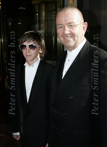 Amsterdam 2 oktober 2005
Premiere Beauty and the beast in Carre.
hans Liberg met zoon