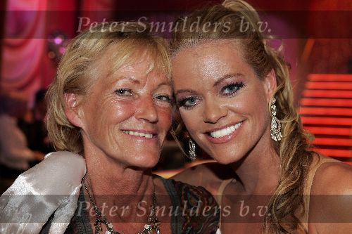 Aalsmeer 15 oktober 2005
Finale dancing with the stars .
Inge de Bruijn met moeder