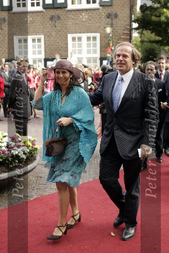 Naaren 22 oktober 2005
Huwelijk van Prins Floris en Prinses Aimee in kerk Naarden.
Ivo Niehe met vrouw