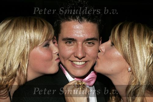 Amsterdam 21 oktober 2005
Uitreiking van de televizierring in thater aan het ij.
Winnaar jan Smit met  zusjes
