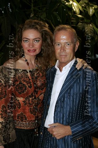 Amsterdam 30 oktober 2005
Modeshow Judith Osborn in ijtoren.
Joan Thierry met vriendin