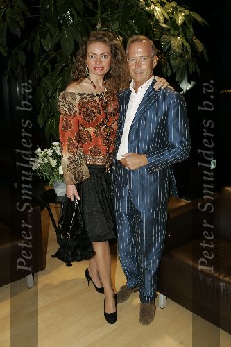Amsterdam 30 oktober 2005
Modeshow Judith Osborn in ijtoren.
Joan Thierry met vriendin