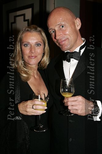 Amsterdam 2 oktober 2005
Premiere Beauty and the beast in Carre.
Joke de Kruyff met vriend