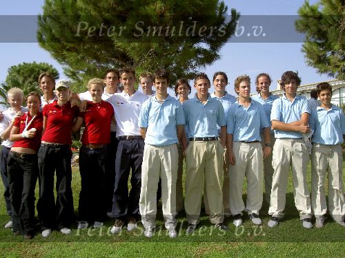 24 Oktober 2005
De Nederlandse prijswinnaars van de Future Toer 2005 met o.a.
Rick Huijsman, Celine Kortekaas, Ruud Critien, Marincke Gerbranda, Alexander Hemmes, Caroline Karsten, Willem Vork, Junior Smulders