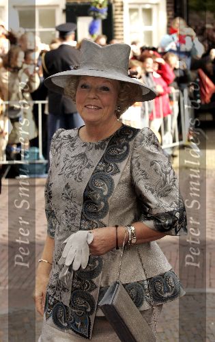 Naarden 22 oktober 2005
Huwelijk van Prins Floris en Prinses Aimee in kerk naarden.
 koningin Beatrix