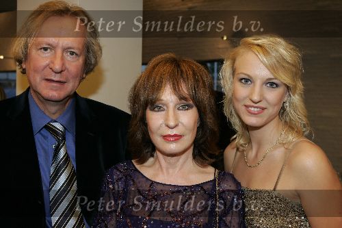 Tilburg 23 oktober 2005
Premiere Annie in schouwburg Tilburg.
Liesbeth list met man en met dochter