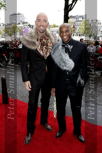 Amsterdam 2 oktober 2005
Premiere Beauty and the beast in Carre.
Maik de Boer met vriend