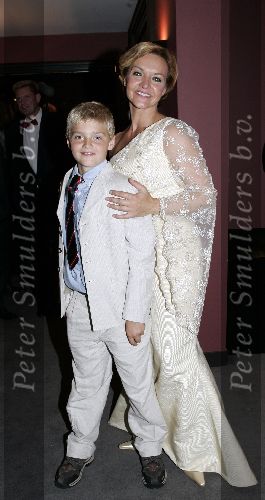 Amsterdam 2 oktober 2005
Premiere Beauty and the beast in Carre.
Mariska v Kolck en haar  jarige zoon Christophe