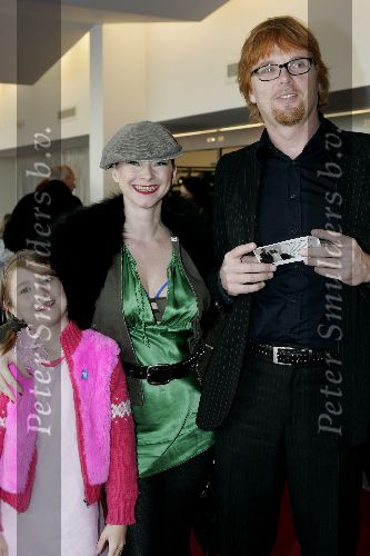 Tilburg 23 oktober 2005
Premiere Annie in schouwburg Tilburg.
Marlies Deckers met dochter en vriend
