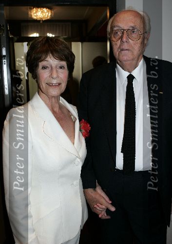 Amsterdam 2 oktober 2005
Premiere Beauty and the beast in Carre.
 Mies Bouwman met man