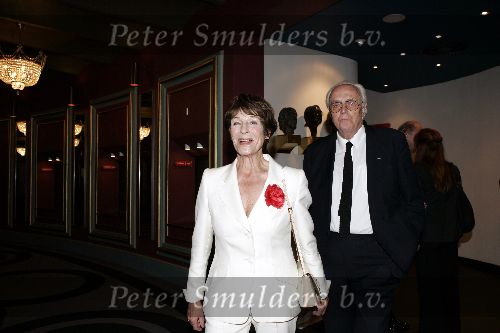 Amsterdam 2 oktober 2005
Premiere Beauty and the beast in Carre.
 Mies Bouwman met man