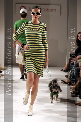 Amsterdam 30 oktober 2005
Modeshow Judith Osborn in ijtoren.