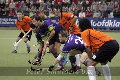 Eindhoven, 9 Oktober 2005
De eerste wedstrijd in de hoofdklasse tussen promovendus HC Eindhoven en landskampioen Oranje Zwart, eindstand 1-3 voor de landskampioen.
Nitim Kumar