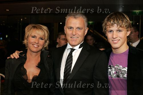 Amsterdam 21 oktober 2005
Televizierringuitreiking in ij theater.
Peter R de Vries met vrouw en zoon