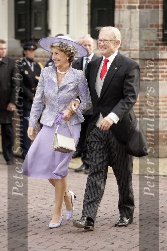 Naarden 22 oktober 2005
Huwelijk van Prins Floris en Prinses Aimee in kerk Naarden.
Prinses Margriet Pieter v Vollenhoven  (vinger in spalk)