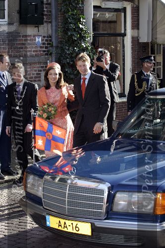 Naarden 20 oktober 2005
Trouwen Prins Floris en Aimee Sohngen in stadhuis Naarden.
mercedes cabriolet