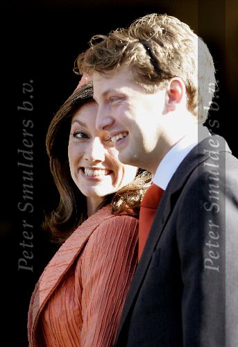 Naarden 20 oktober 2005
Trouwen Prins Floris en Aimee Sohngen in stadhuis Naarden.
lachend