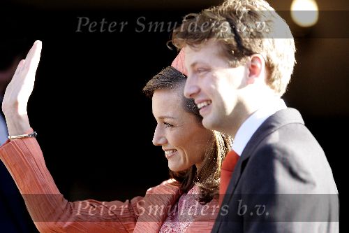 Naarden 20 oktober 2005
Trouwen Prins Floris en Aimee Sohngen in stadhuis Naarden.
lachend