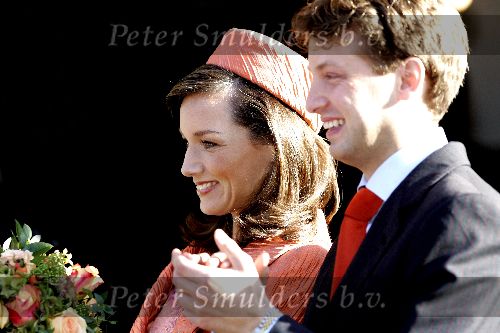 Naarden 20 oktober 2005
Trouwen Prins Floris en Aimee Sohngen in stadhuis Naarden.
lachend