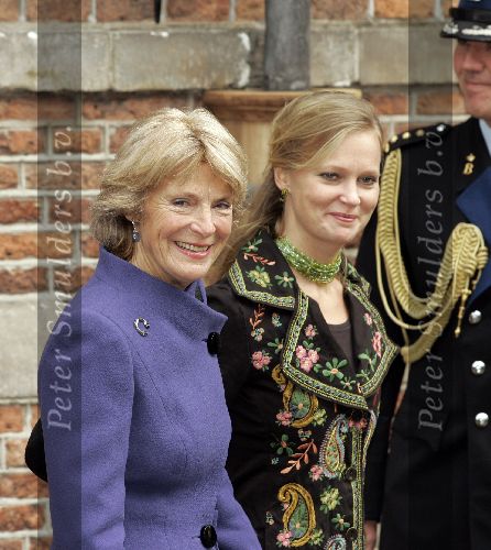 Naarden 20 oktober 2005
Trouwen Prins Floris en Aimee Sohngen in stadhuis Naarden.
Prinses Carolina en prinses Irene
