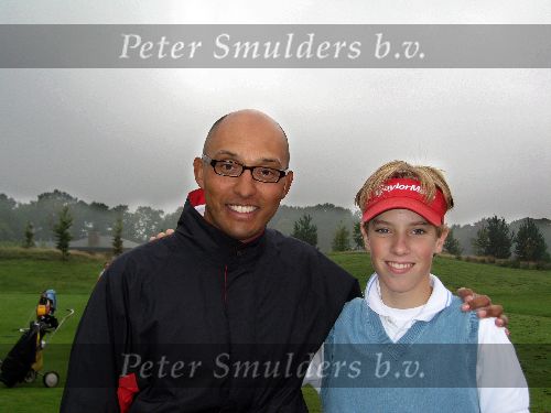 Golfbaan Laage Vuursche, 9 Oktober 2005
Junior Smulders met zijn golfpro Raymond Scheffer