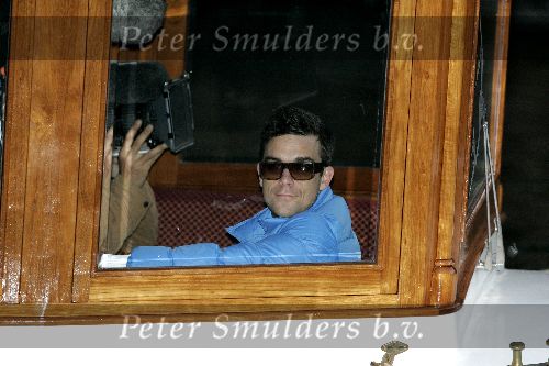 Amsterdam 5 oktober 2005
Robbie Williams vertrekt met boot bij Amstel Hotel