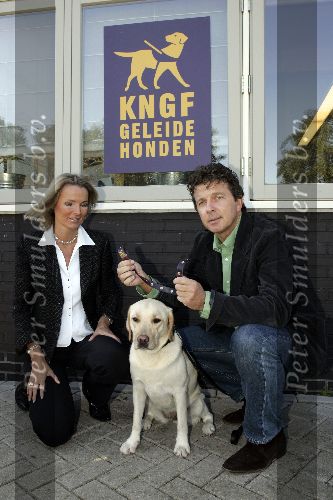 Ouderkerk aan de Amstel 3 oktober 2005
Halsband van blinde geleide honden.
Robert ten Brink