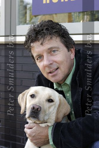 Ouderkerk aan de Amstel 3 oktober 2005
Halsband van blinde geleide honden.
Robert ten Brink