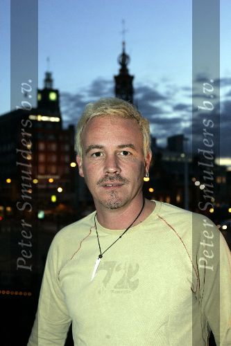 Amsterdam 2 oktober 2005
Opnames cd hoes Xander de Buisonje bij hotel l Europe.  
Ron Tetteroo