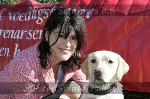 Ouderkerk aan de Amstel 3 oktober 2005
Halsband van blinde geleide honden.
Roos ten Brink