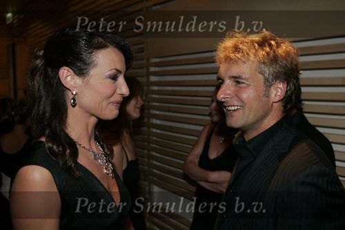Amsterdam 21 oktober 2005
Uitreiking van de televizierring in theater aan het ij.
Irene v d Laar en Viktor Reinier