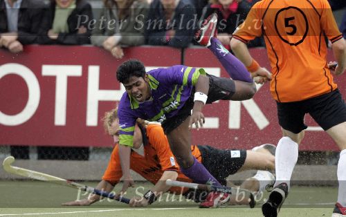 Eindhoven, 9 Oktober 2005
De eerste wedstrijd in de hoofdklasse tussen promovendus HC Eindhoven en landskampioen Oranje Zwart, eindstand 1-3 voor de landskampioen.
Vir Raja