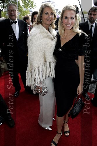 Amsterdam 2 oktober 2005
Premiere Beauty and the beast in Carre.
Vivian Reys met moeder