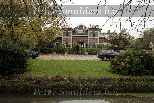 Nigtevecht 29 oktober 2005
Vecht voor de Vecht. Bewoners van Nigtevecht zijn tegen de aanleg van snelweg de A6 door de weilanden bij Nigtevecht.
Oa Wendy v Dijk Jort Kelder en Georgina Verbaan wonen daar in Zwaanwijck