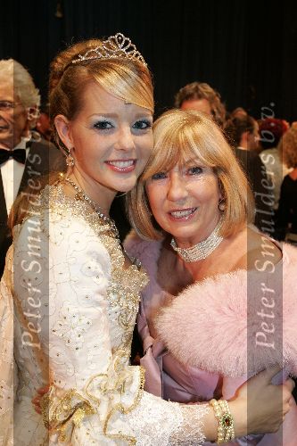 Amsterdam 2 oktober 2005
Premiere Beauty and the beast in Carre.
Chantal Janzen en Willeke Alberti