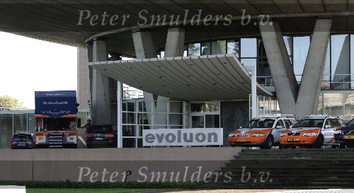 Eindhoven, 21 Oktober 2004
Fotoshoot van de Rabobank wielerploeg in het Evoluon
Peter smulders BV