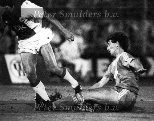 1984
AJAX-PSV
Ernie Brandts in duel met Gerald Vanenburg
