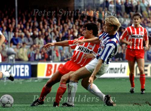 SC Heerenveen-PSV  1991
Gerald Vanenburg met op achtergrond Johnny Bosman