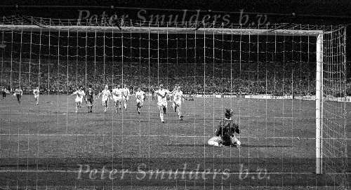 Stuttgart 25 mei 1988 PSV-Benfica 0-0
PSV Wint de Europacup I Seizoen 1987/1988
Hans v Breukelen stopt de penalty en PSV wint voor het eerst in zijn betsaan de Europacup I voor Landskanpioenen