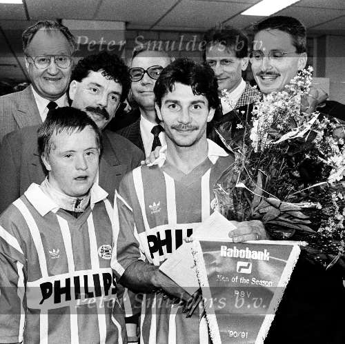 Eindhoven, juni 1991
Jan Heintze voetballer van het seizoen 1990/1991 met o.a. Pieter v d Ven