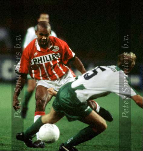 PSV-FC Groningen, eindstand 7-1
Marciano vink



PETER SMULDERS BV