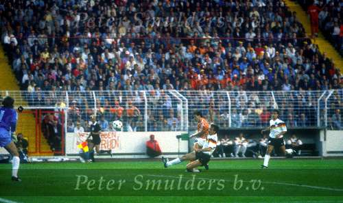 1/2 final europees kampioenschap Duitland 1988
Nederland-Duitslabd, eindstand 1-2
Marco v Basten scoort 1-2 enkele minuten voor tijd